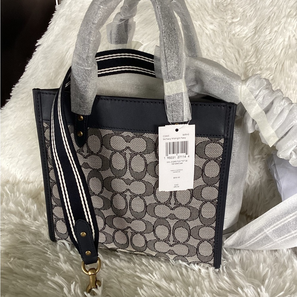 Coach Field Tote 22 in signature jacquard navy